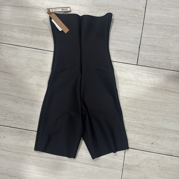 SKIMS BODY CORE SCULPT HIGH-WAISTED SHORT size Large - Picture 3 of 10